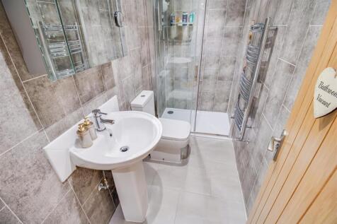 SHOWER ROOM/W.C.