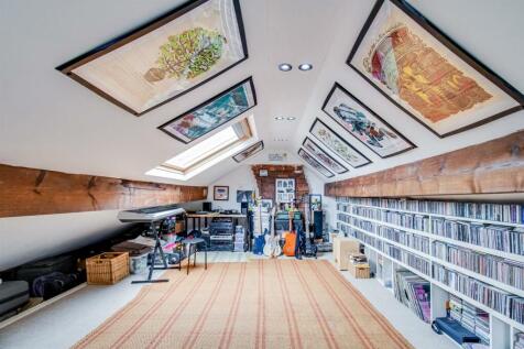 OCCASIONAL LOFT ROOM