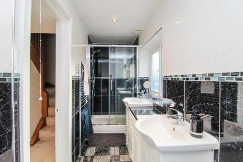 BATHROOM/W.C.