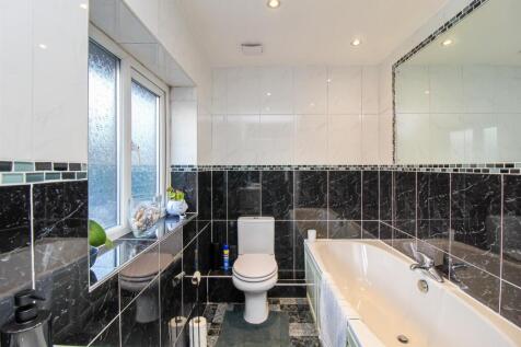 BATHROOM/W.C.