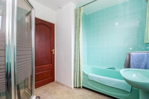 BATHROOM/W.C.