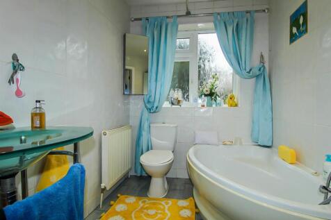 BATHROOM/W.C.