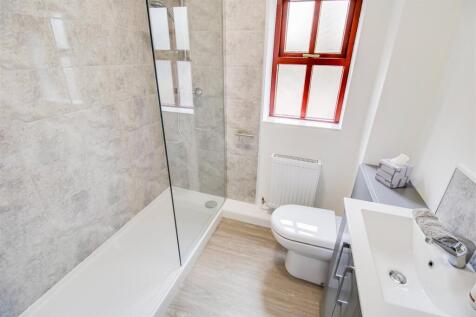 BATHROOM/W.C.