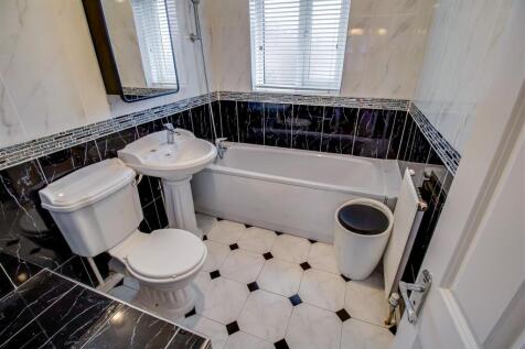 BATHROOM/W.C.