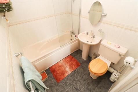 BATHROOM/W.C.