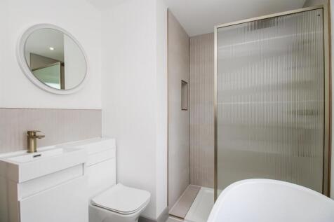 BATHROOM/W.C.