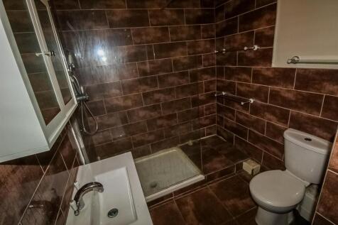 SHOWER ROOM/W.C.