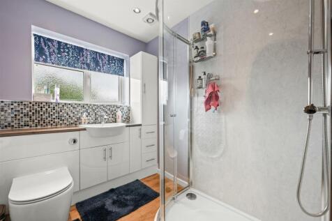 2 St James Close-26.jpg
