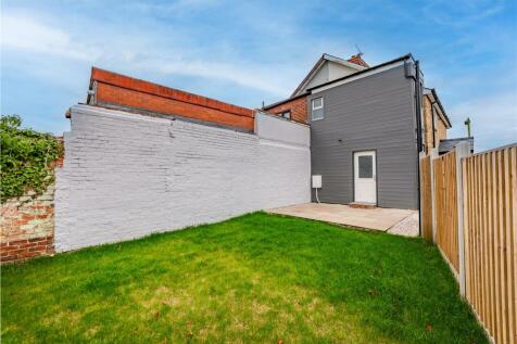8 Bridle Road-9.jpg