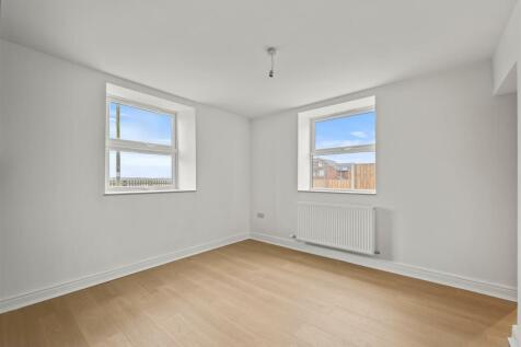 8 Bridle Road-14.jpg
