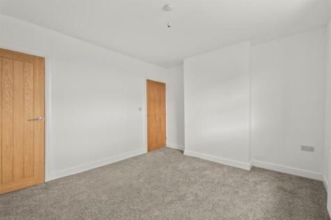 8 Bridle Road-25.jpg