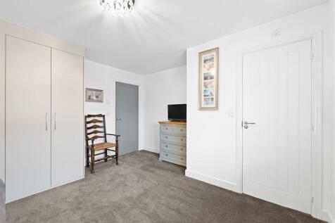 2 Edale Drive-11 (2).jpg