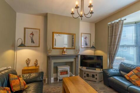 Living Room 4.jpg