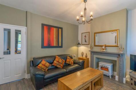 Living Room 2.jpg