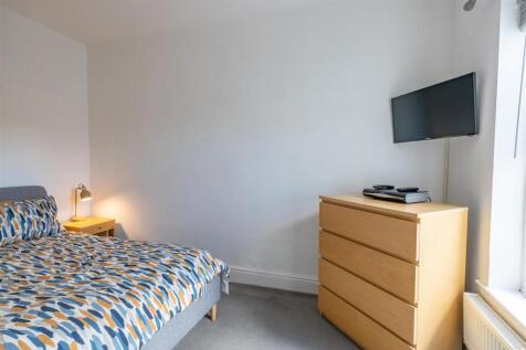 Bedroom 1-4.jpg