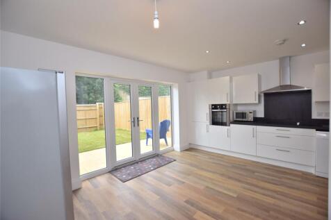 Kitchen/ Dining Room