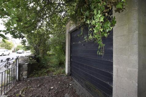 Garage / Parking