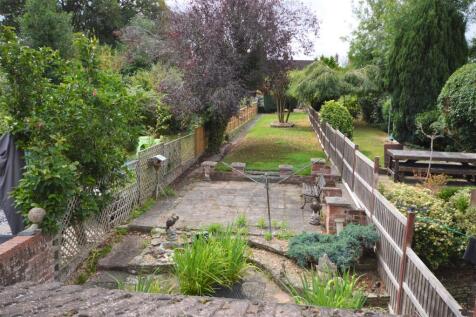 REAR GARDEN.JPG