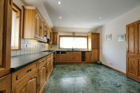 KITCHEN 2.jpg