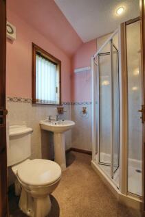 BEDROOM 1 ENSUITE.jpg