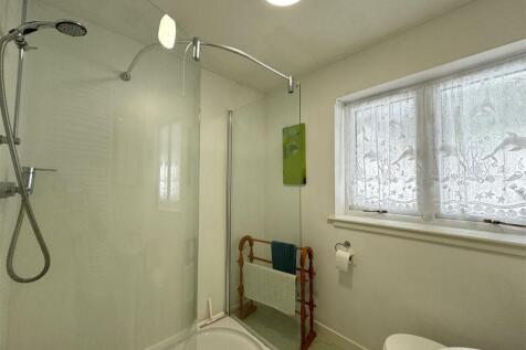 HOUSE BATHROOM 1.JPG