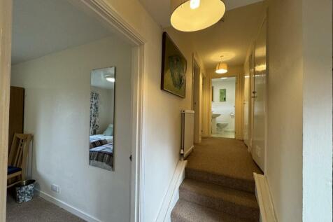REAR HALLWAY.JPG