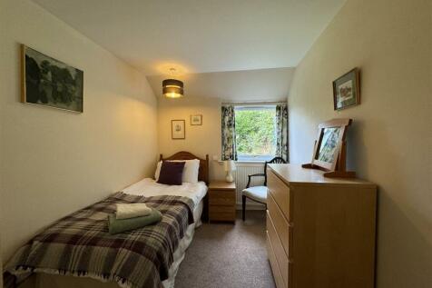 BEDROOM 5.JPG