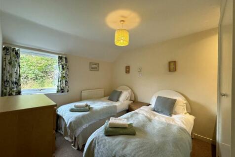 BEDROOM 6.JPG