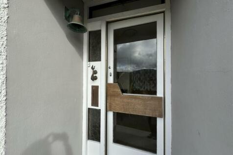 FRONT DOOR.JPG