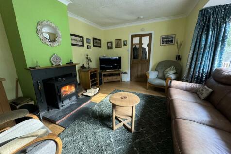 LOUNGE 1.JPG