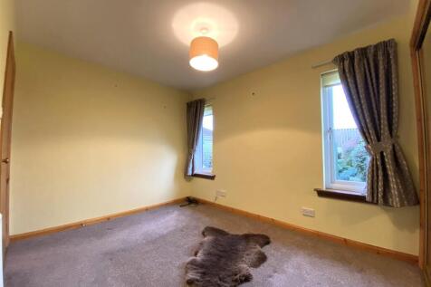 BEDROOM 1.1.JPG