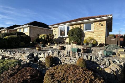 FRONT GARDEN.JPG