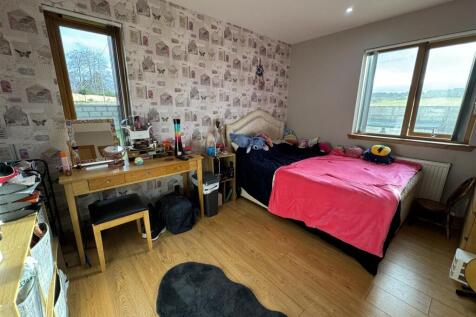 BEDROOM 3.JPG