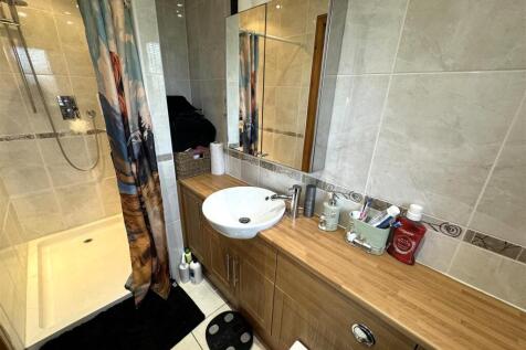 ENSUITE 4.JPG