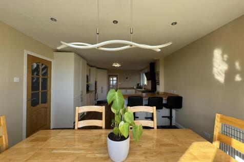 DINING AREA.JPG