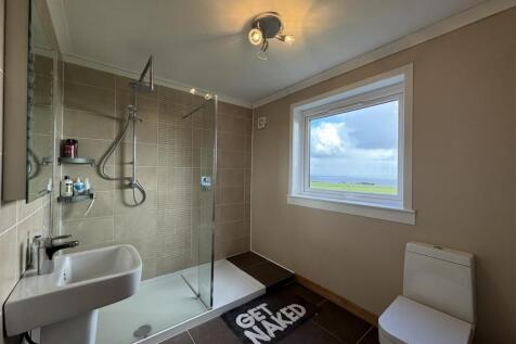 SHOWER ROOM 1.JPG