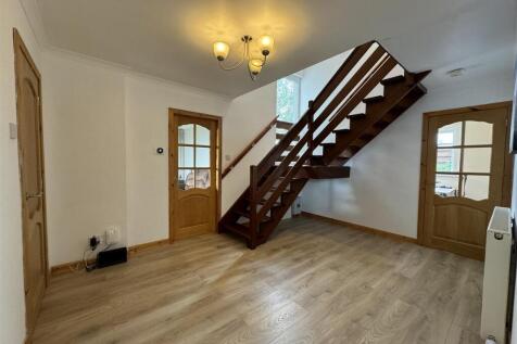 HALLWAY 1.JPG
