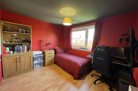 BEDROOM 4.JPG