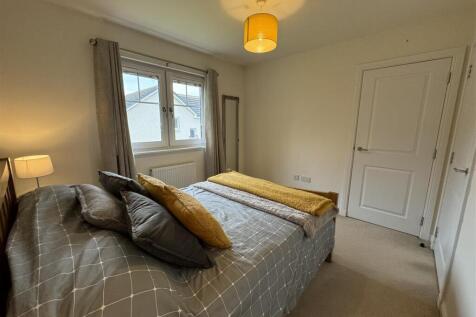 BEDROOM 2.1.JPG