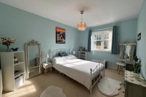 BEDROOM 2.JPG