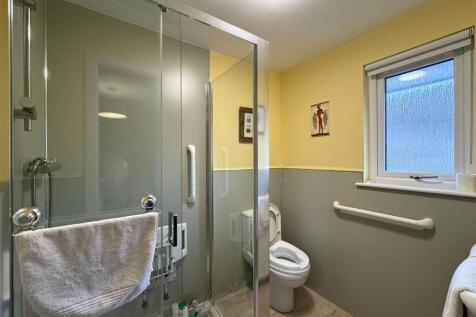 ENSUITE.JPG