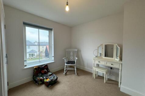 BEDROOM 2.JPG