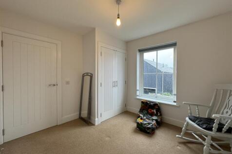 BEDROOM 2.2.JPG