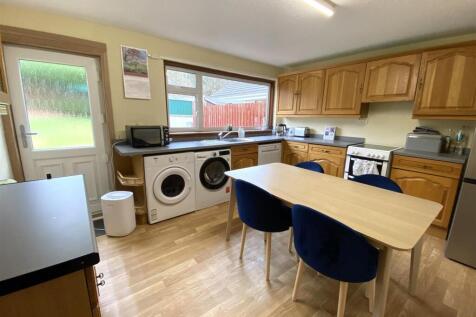 KITCHEN 1.JPG