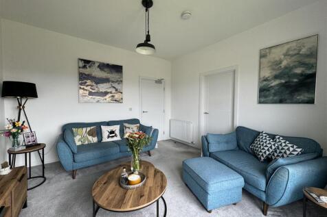 LOUNGE 2.JPG