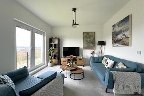 LOUNGE 3.JPG