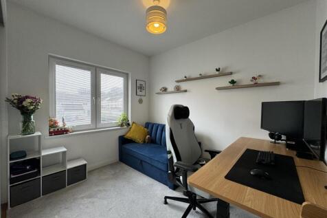 BEDROOM 2.JPG