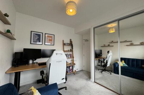 BEDROOM 2.2.JPG