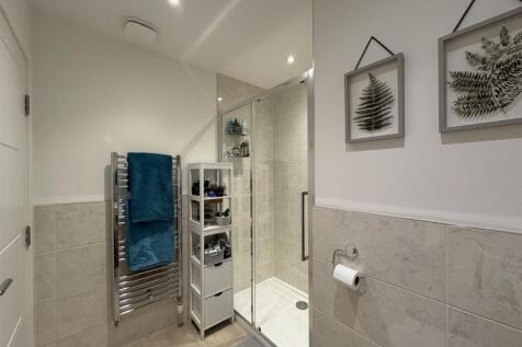 ENSUITE 2.JPG