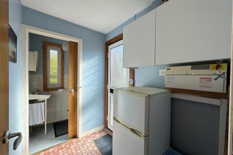 UTILITY ROOM.JPG